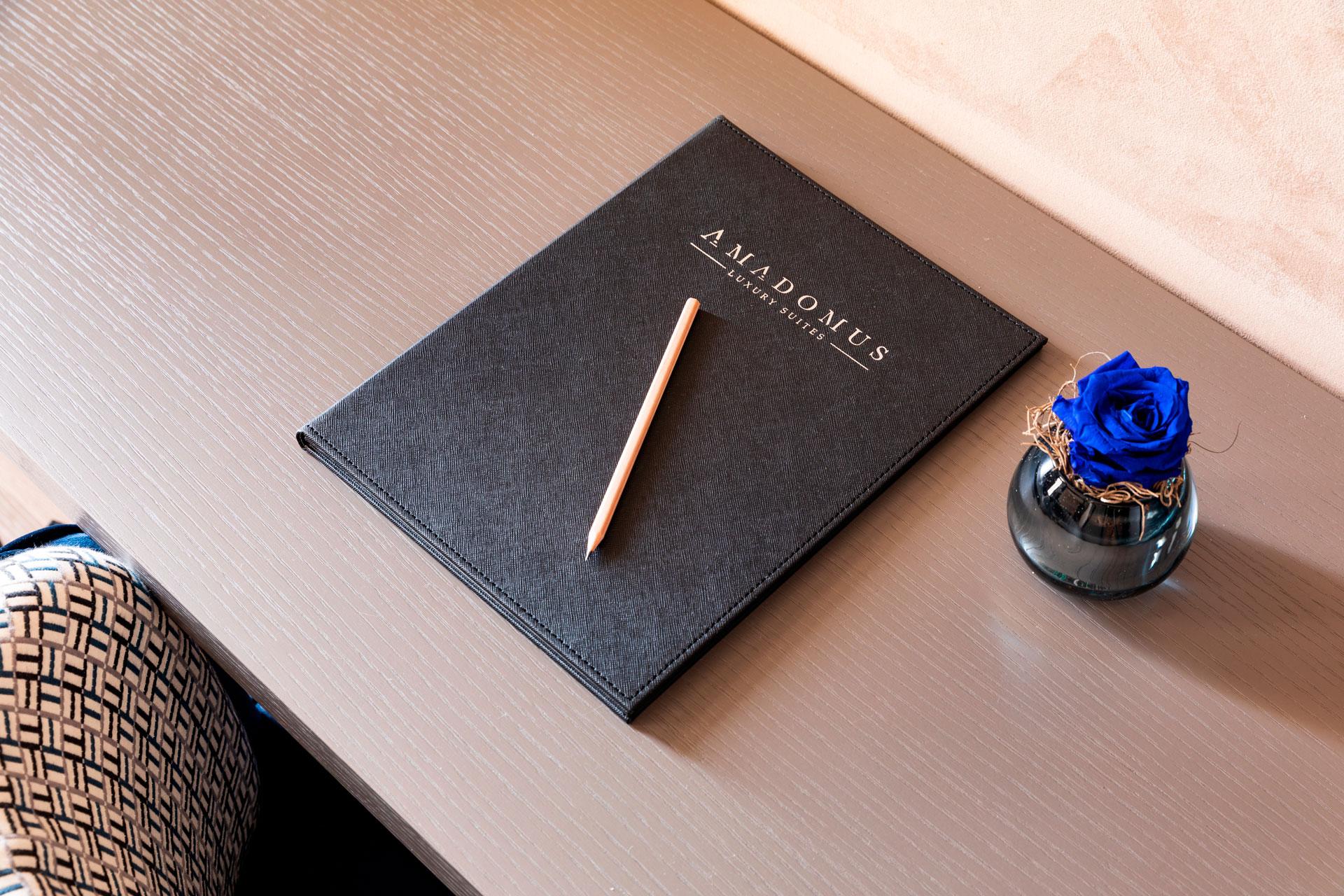 Amadomus Luxury Suites Napoli Ngoại thất bức ảnh