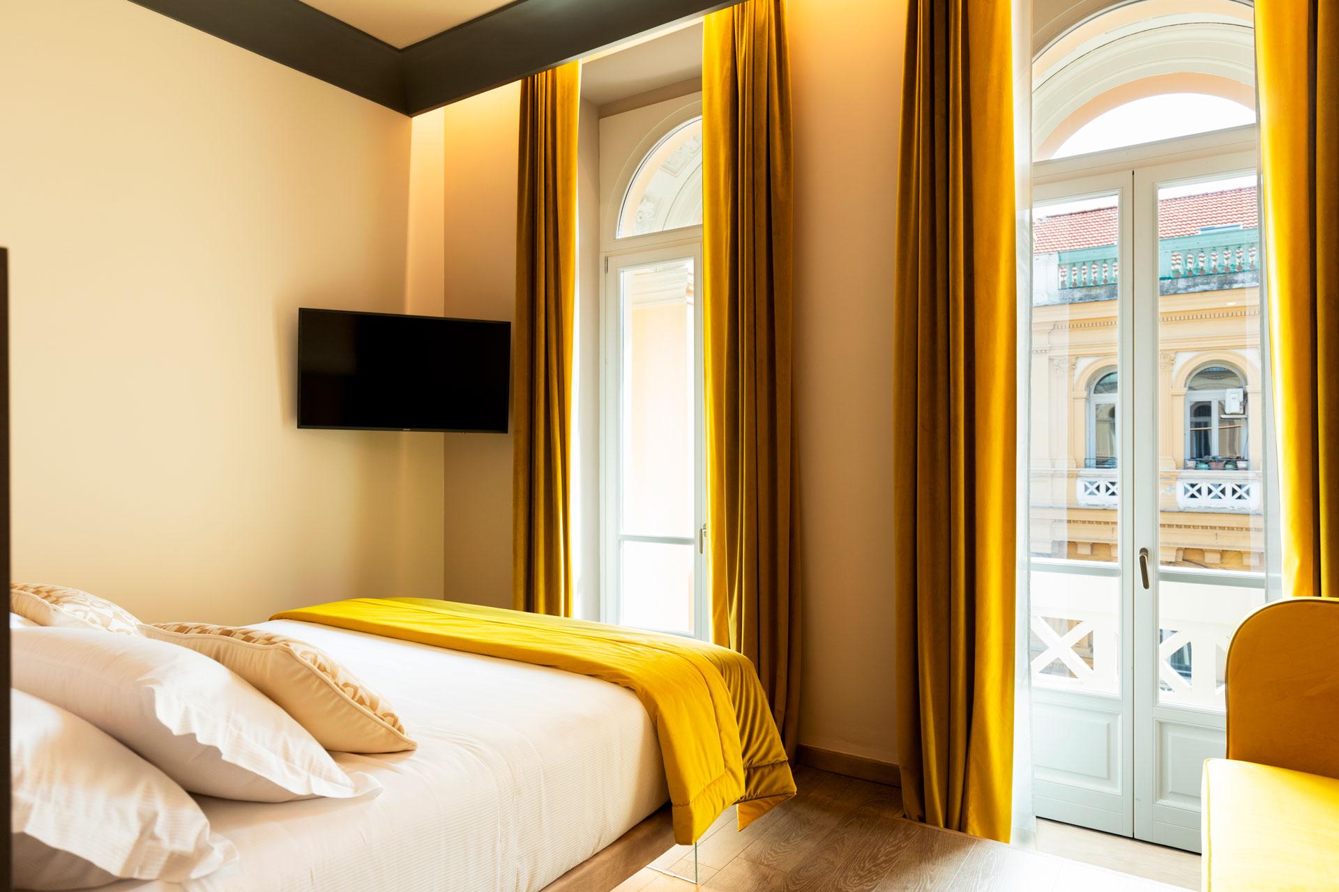 Amadomus Luxury Suites Napoli Ngoại thất bức ảnh