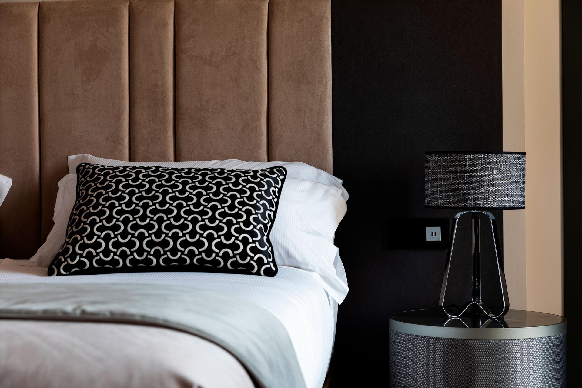 Amadomus Luxury Suites Napoli Ngoại thất bức ảnh