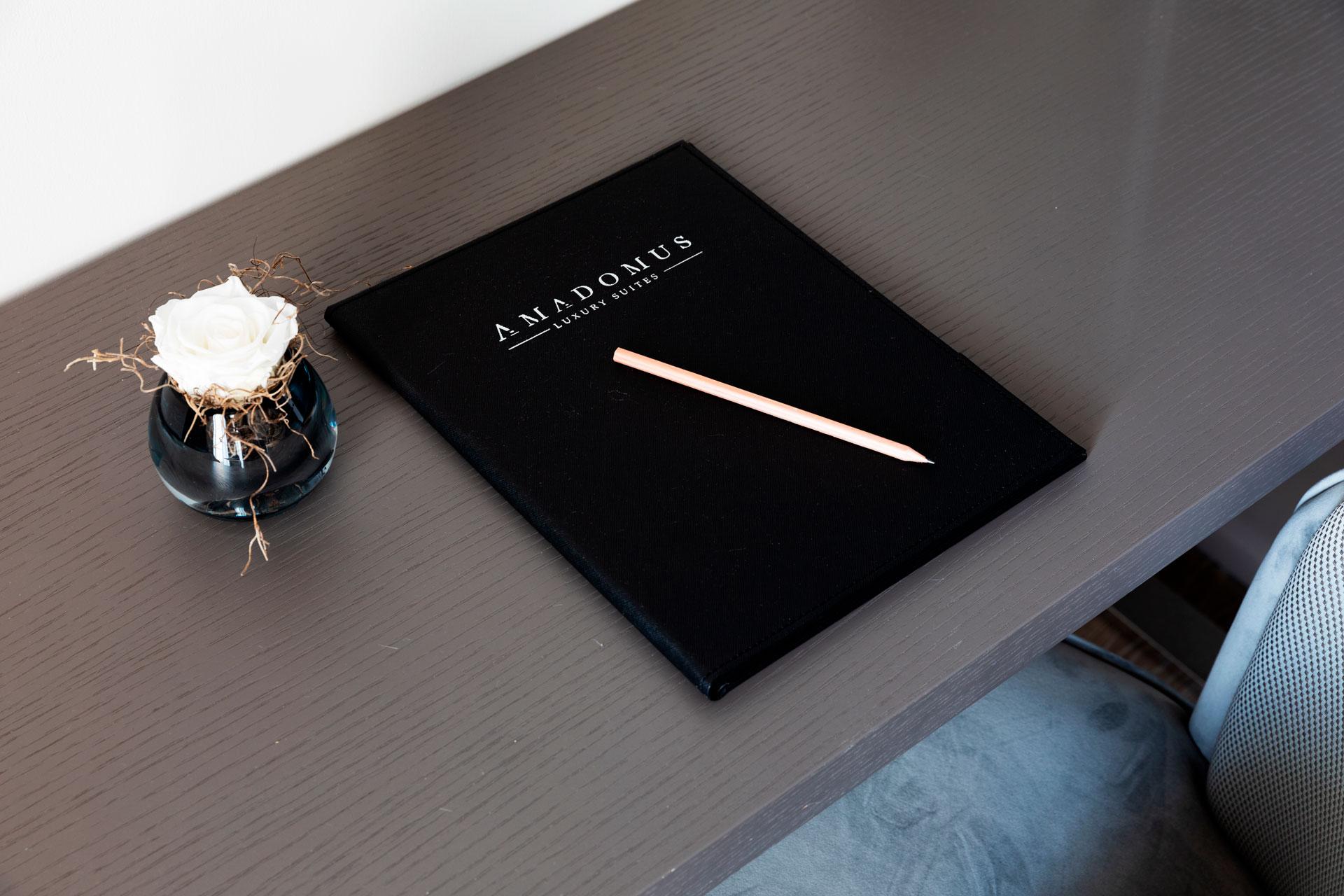 Amadomus Luxury Suites Napoli Ngoại thất bức ảnh
